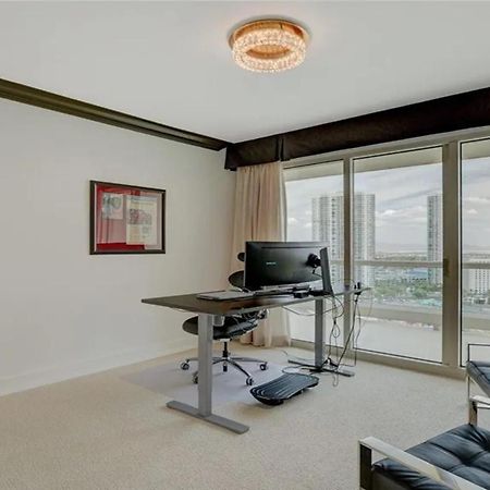 Stunning Four Bedroom Fully Professionally Remodeled Apartment Las Vegas Ngoại thất bức ảnh