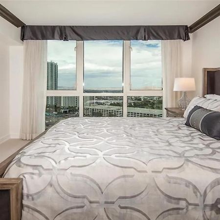 Stunning Four Bedroom Fully Professionally Remodeled Apartment Las Vegas Ngoại thất bức ảnh