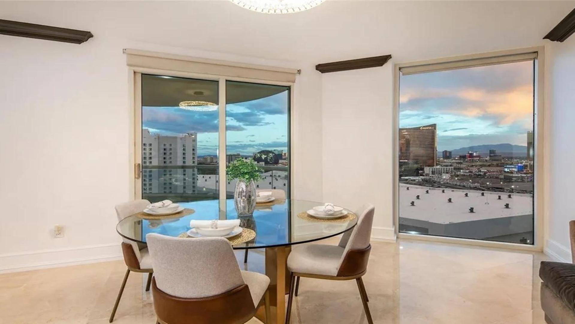 Stunning Four Bedroom Fully Professionally Remodeled Apartment Las Vegas Ngoại thất bức ảnh