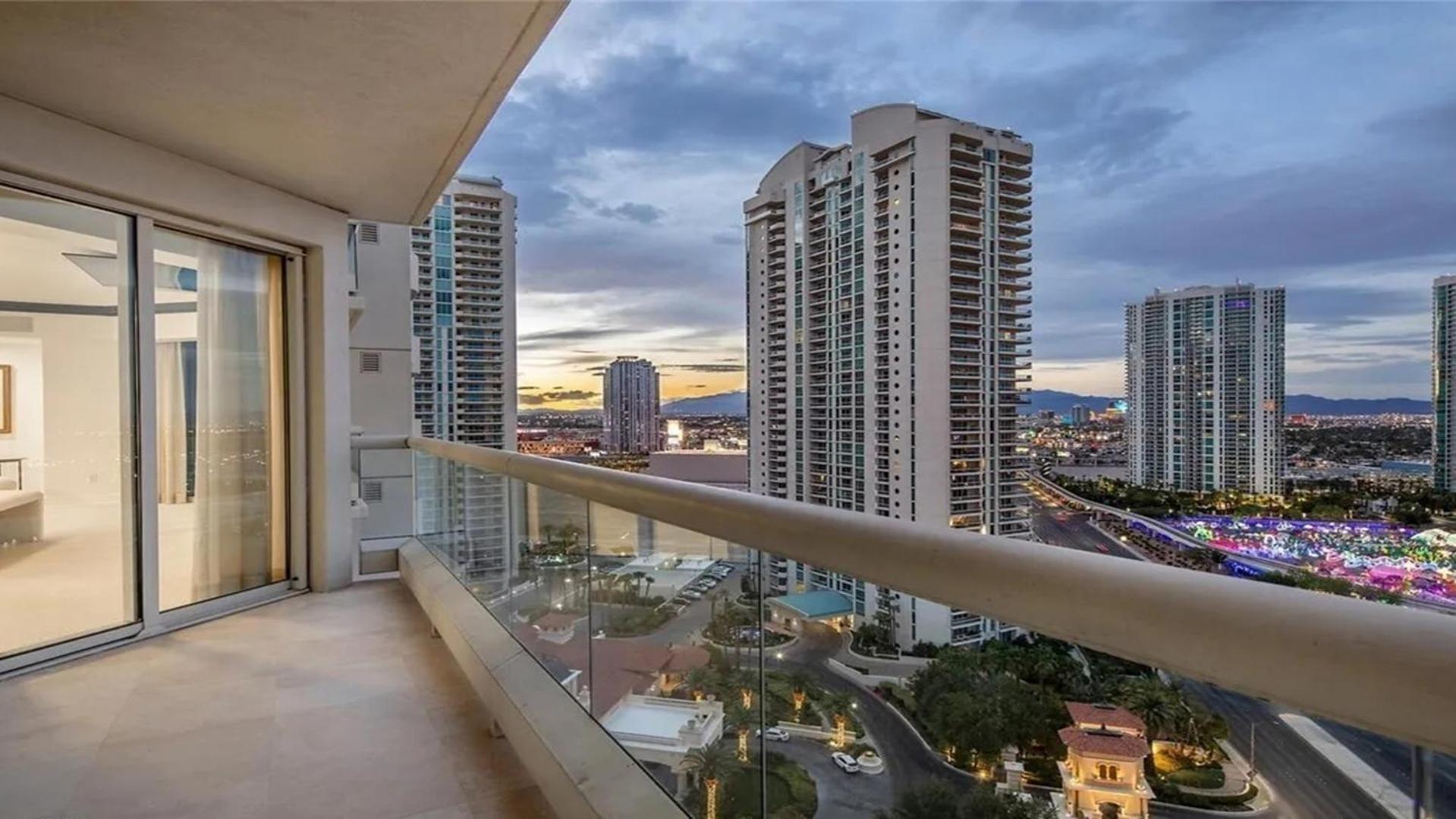 Stunning Four Bedroom Fully Professionally Remodeled Apartment Las Vegas Ngoại thất bức ảnh